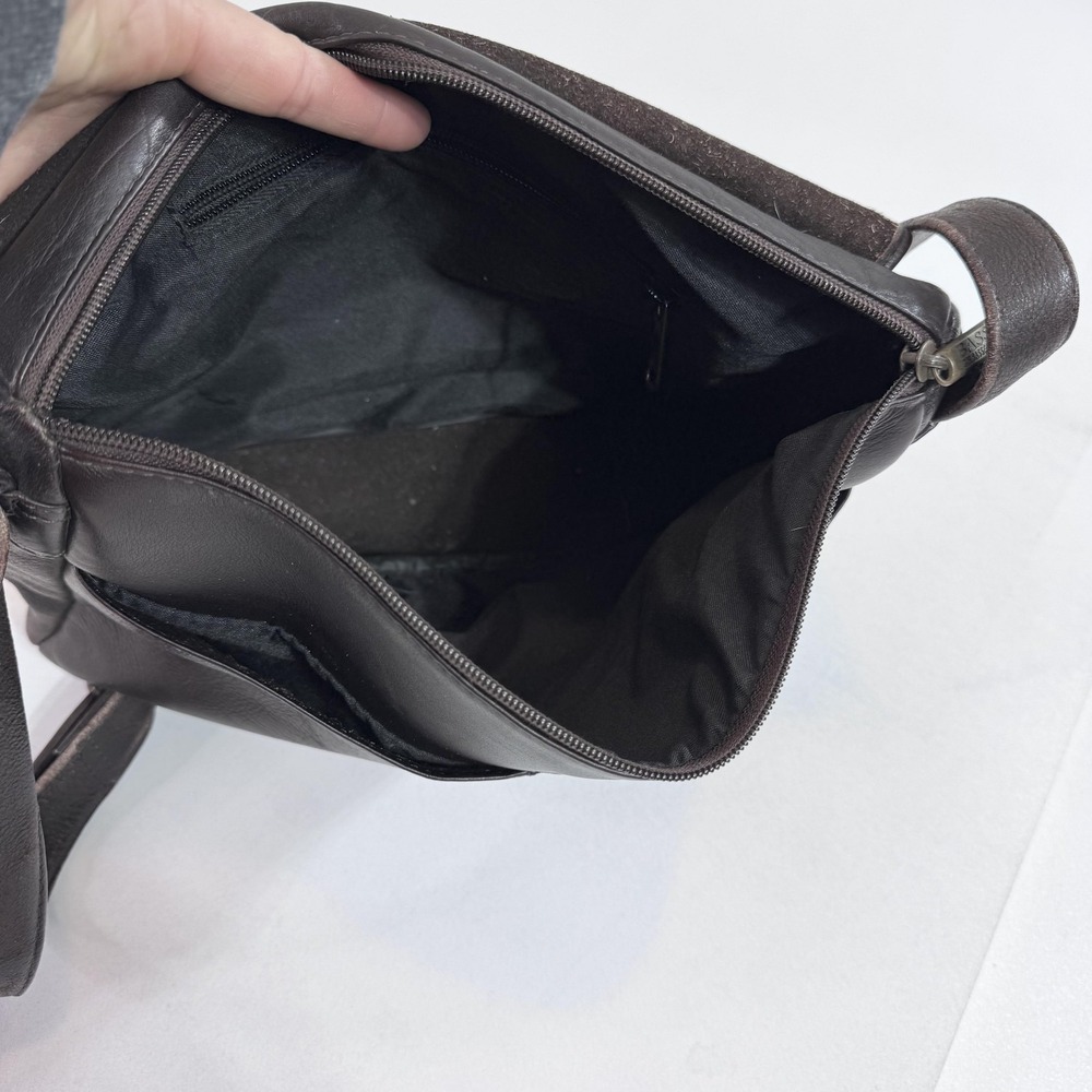 G.H. Bass & Co. Crossbody Bag Womens Medium Black Leather Flap Pocket Purse - Picture 7 of 10